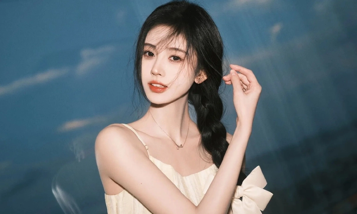 6 thói quen giữ làn da trắng như ‘trứng gà bóc’ của Cúc Tịnh Y